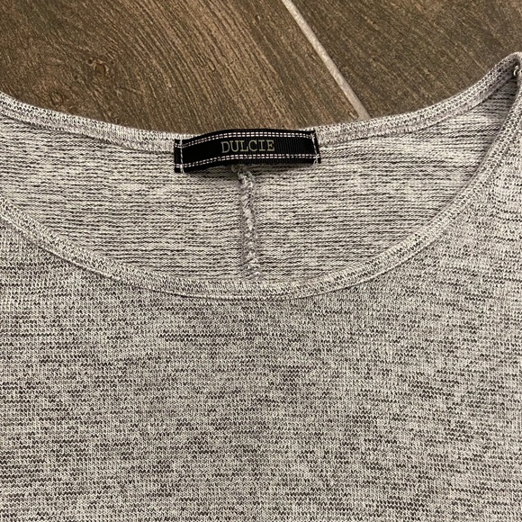 Dulcie - high low hem long sleeve knit sweater - Picture 3 of 7